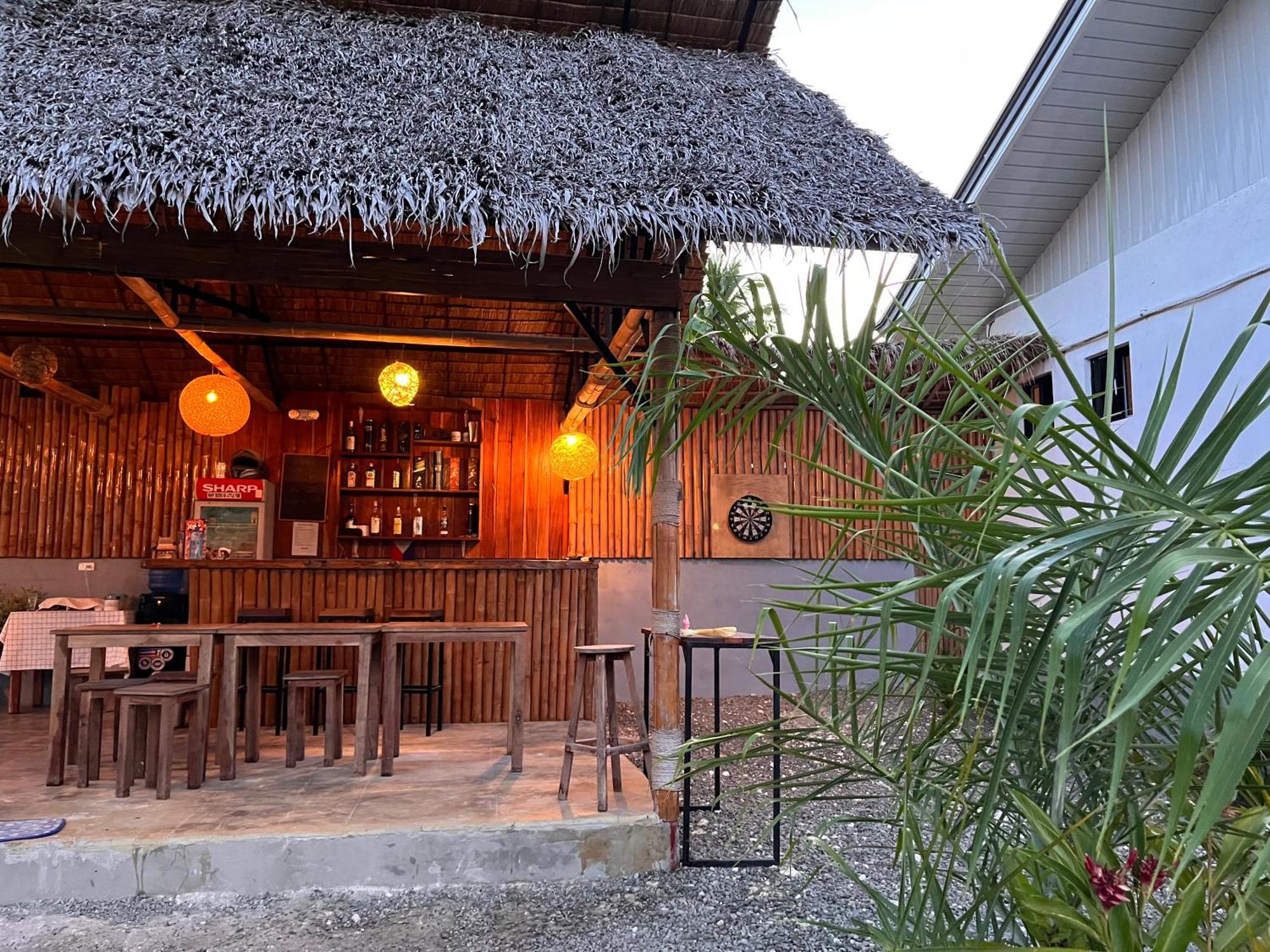 Momo Hostel Moalboal Exterior foto